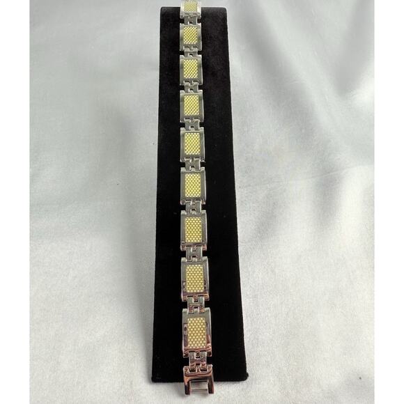 Men’s Stainless Steel Bracelet Gold Carbon Fiber Style Inlay Heavy Link 8.25” - Picture 2 of 6